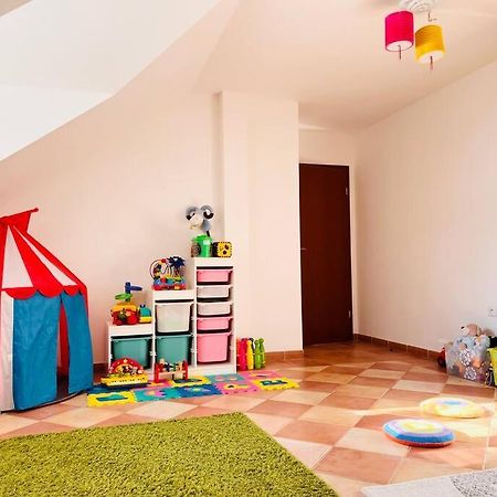 Ořech Apartman Se Zahradou 20 Minut Do Centra Prahy מראה חיצוני תמונה
