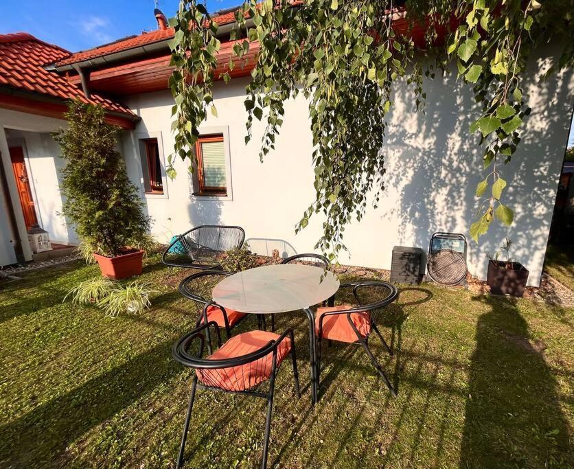 Ořech Apartman Se Zahradou 20 Minut Do Centra Prahy מראה חיצוני תמונה