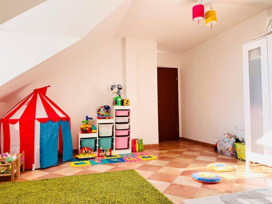 Ořech Apartman Se Zahradou 20 Minut Do Centra Prahy מראה חיצוני תמונה