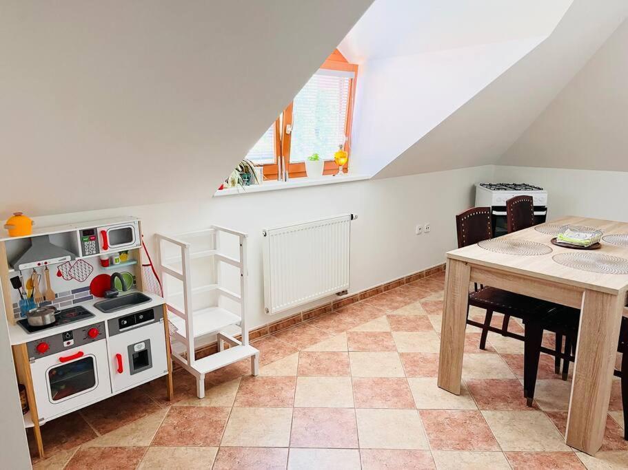 Ořech Apartman Se Zahradou 20 Minut Do Centra Prahy מראה חיצוני תמונה