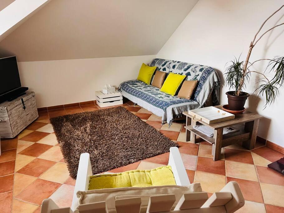 Ořech Apartman Se Zahradou 20 Minut Do Centra Prahy מראה חיצוני תמונה