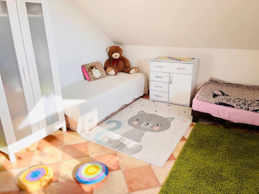 Ořech Apartman Se Zahradou 20 Minut Do Centra Prahy מראה חיצוני תמונה